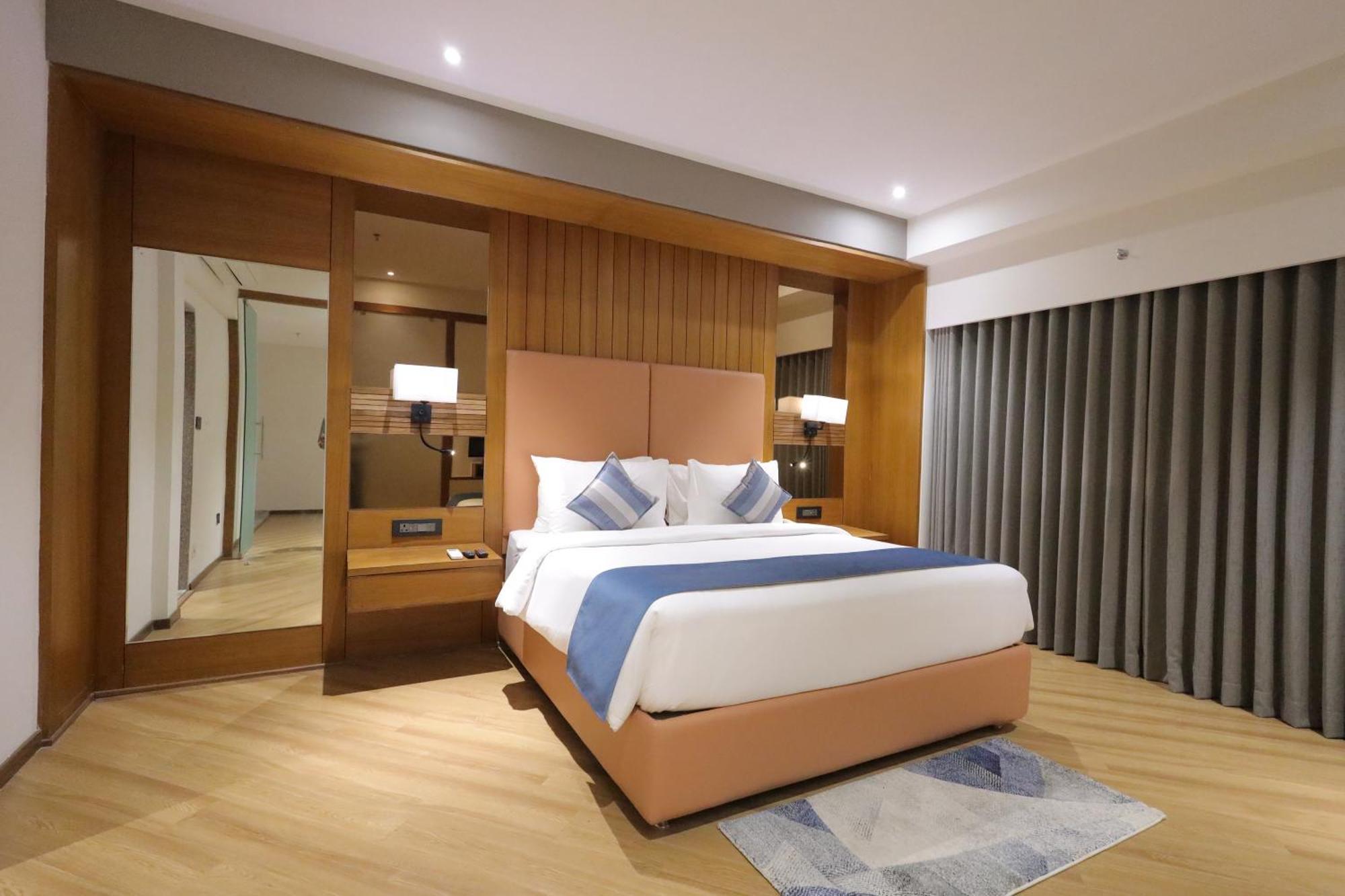 Ramada Encore By Wyndham Viramgam Екстер'єр фото